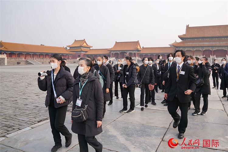 松山芭蕾舞團(tuán)青年代表團(tuán)在故宮參觀。人民網(wǎng)記者 張麗婭攝