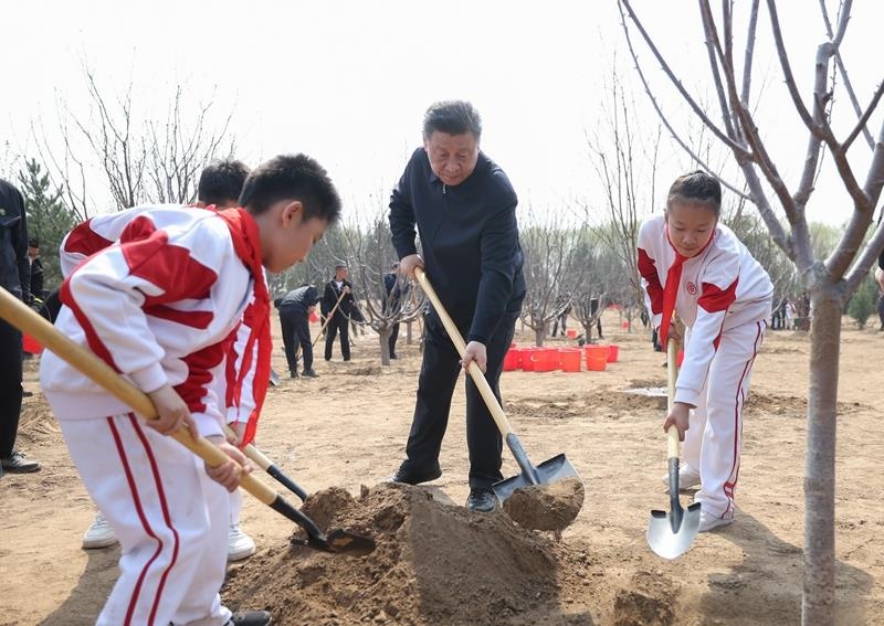 △2024年4月3日，習(xí)近平總書記來(lái)到北京市通州區(qū)潞城鎮(zhèn)參加首都義務(wù)植樹(shù)活動(dòng)。