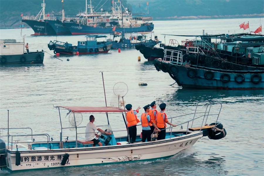 圖為寧德市霞浦縣溪南鎮(zhèn)“海管中隊”開展海上流動日常巡查