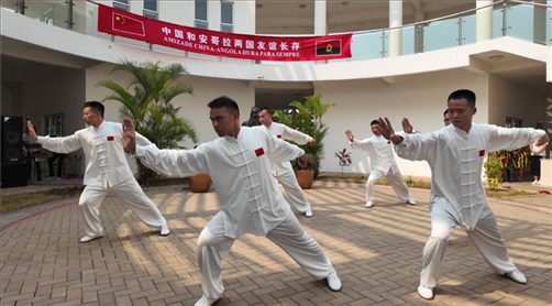 武術(shù)表演《武風(fēng)琳瑯》。內(nèi)圖大學(xué)孔子學(xué)院供圖