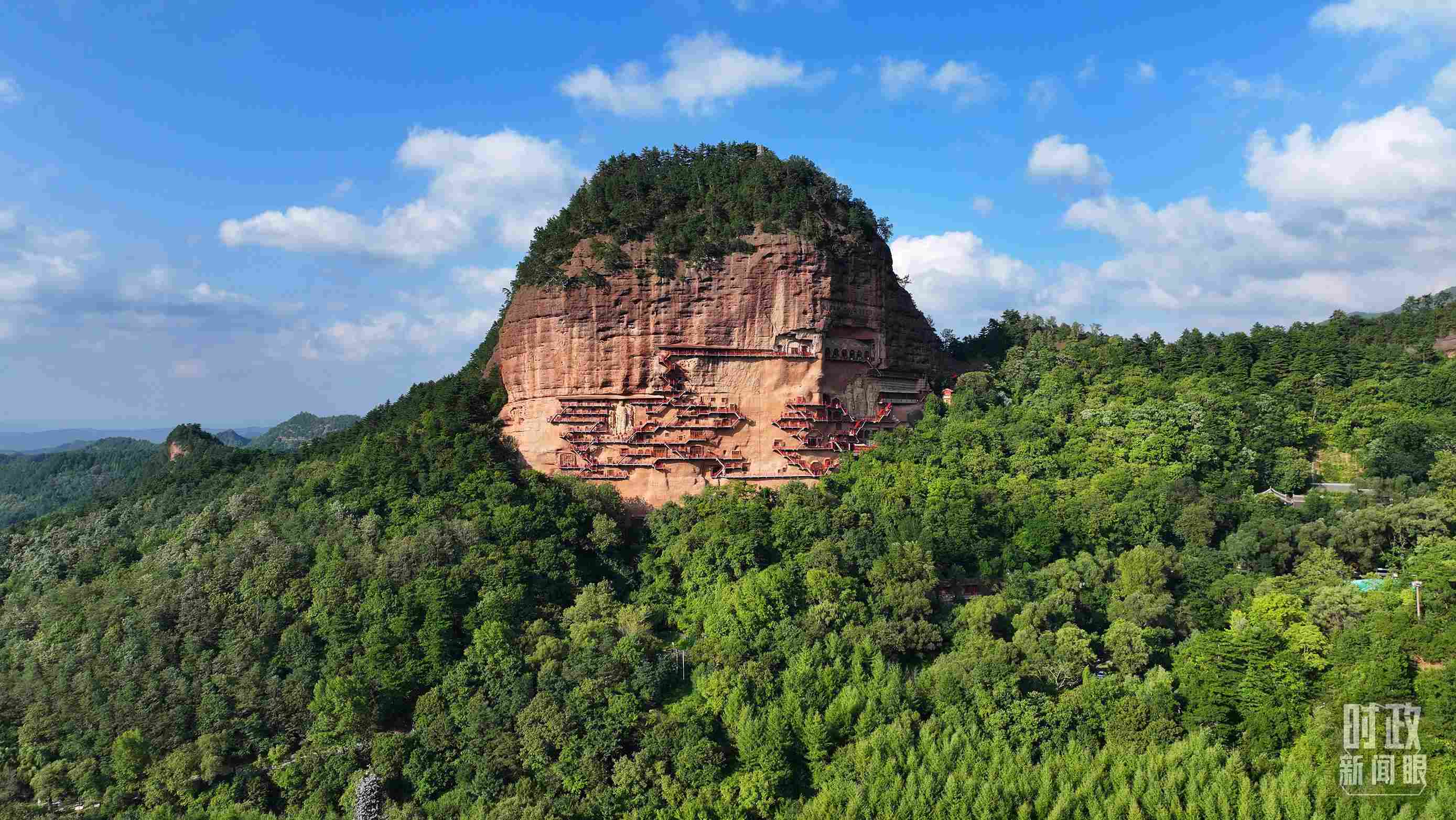 △麥積山因山形酷似麥垛而得名。