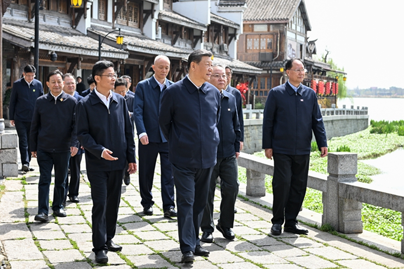 2024年3月19日，習(xí)近平總書(shū)記在湖南常德河街考察。