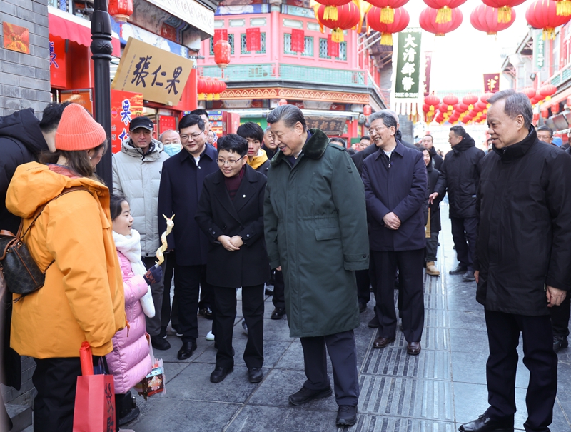 2024年2月1日，習(xí)近平總書(shū)記在天津古文化街考察。