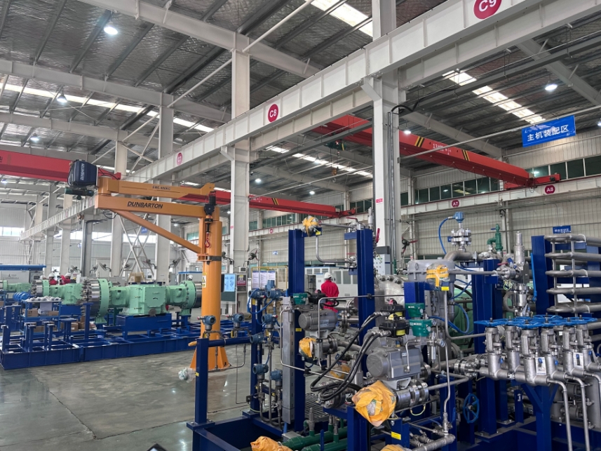 某制造業(yè)數(shù)智化生產(chǎn)車間。人民網(wǎng)記者 王紹紹攝